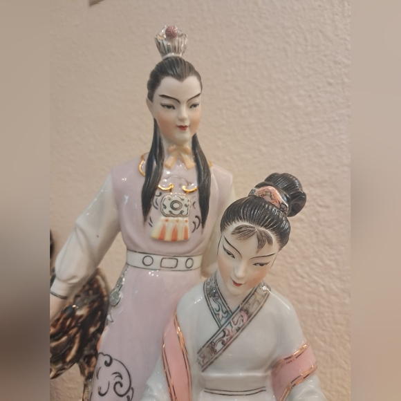 Rare Vintage Chinese Hand Painted Lovers Porcelain Statue of Emperial Man Woman - Picture 3 of 12